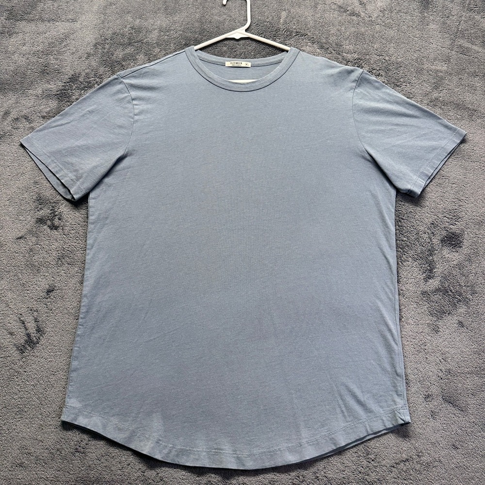 Buck Mason T-Shirt Mens Medium Blue Slub Curved Hem Crew Neck Made In USA Preppy